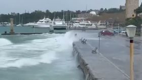 VIDEO Insula Rhodos, măturată de furtuni. Pagubele sunt uriașe în Grecia